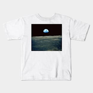 Earthrise photographed from Apollo 11 spacecraft (S380/0198) Kids T-Shirt